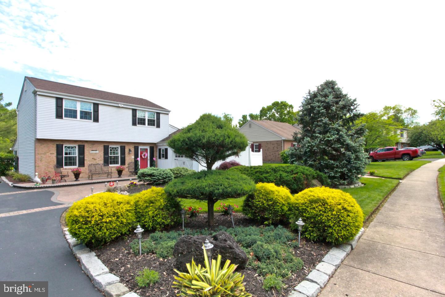 WOODRIDGE EAST - Residential