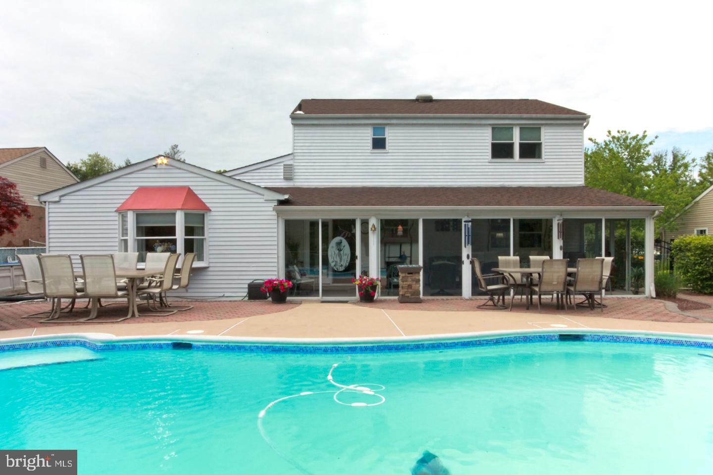 WOODRIDGE EAST - Residential