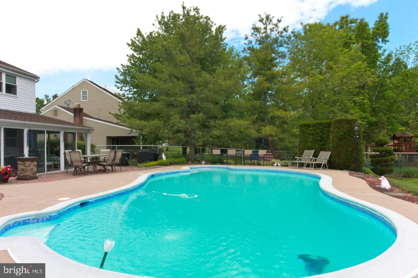 WOODRIDGE EAST - Residential