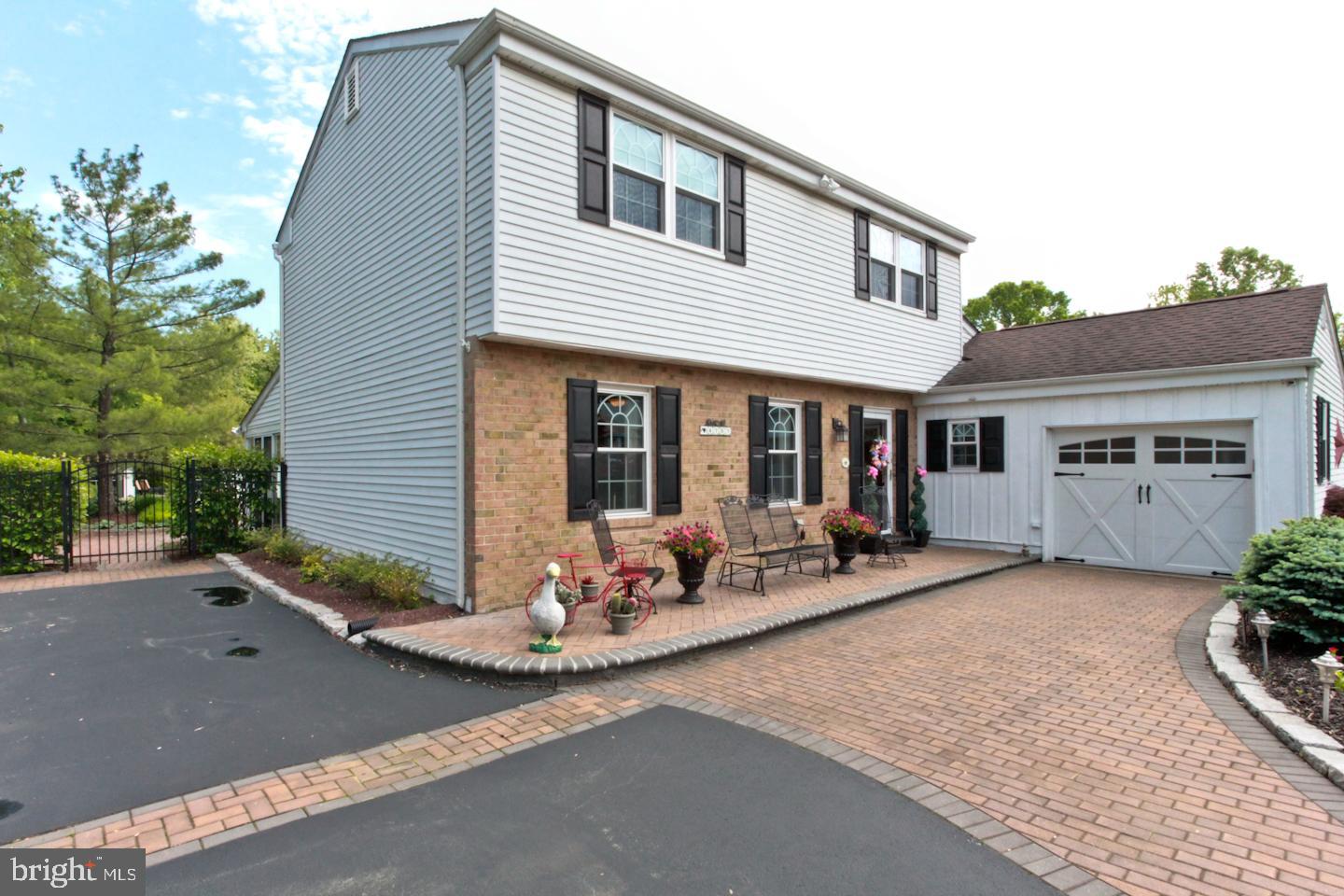WOODRIDGE EAST - Residential