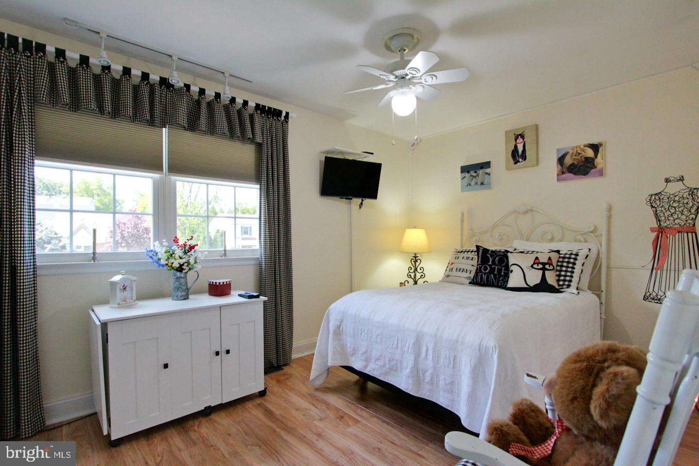 WOODRIDGE EAST - Residential