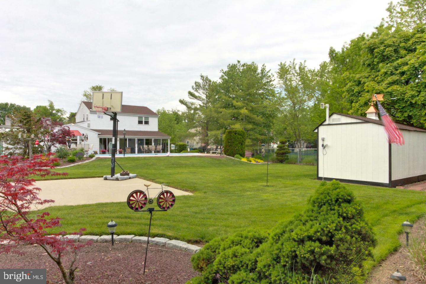WOODRIDGE EAST - Residential