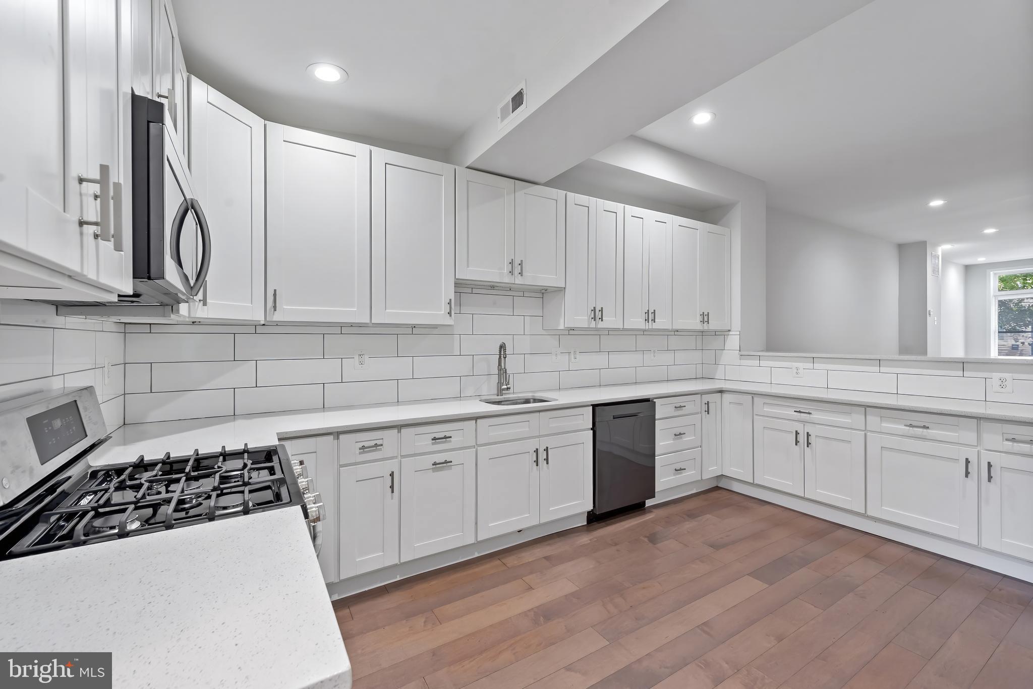 HIGHLANDTOWN - Residential