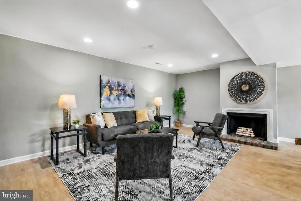 BOXWOOD VILLAGE - Residential