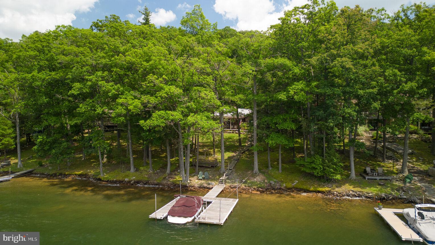 LAKE SHORE DRIVE - Residential