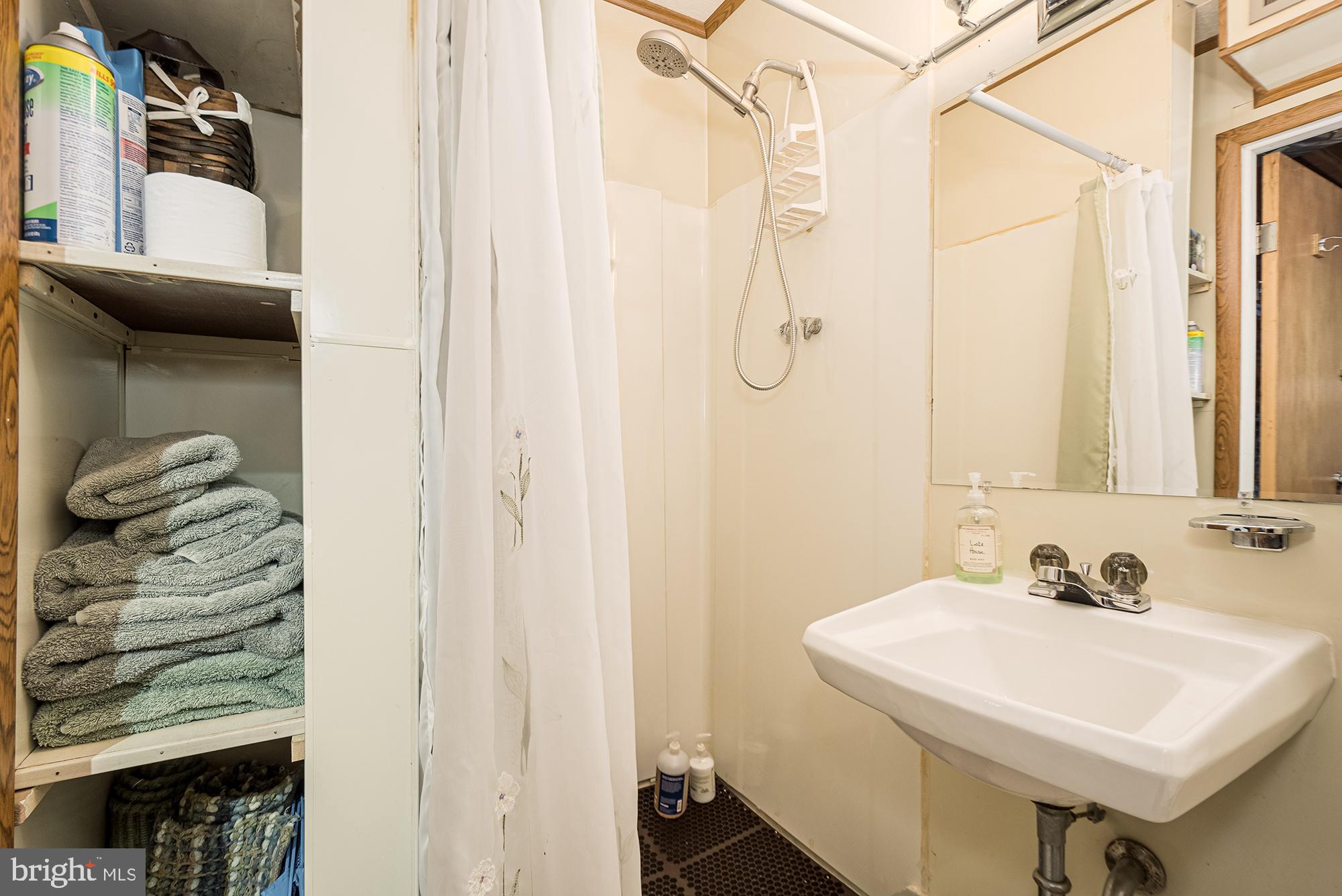 LAKE SHORE DRIVE - Residential