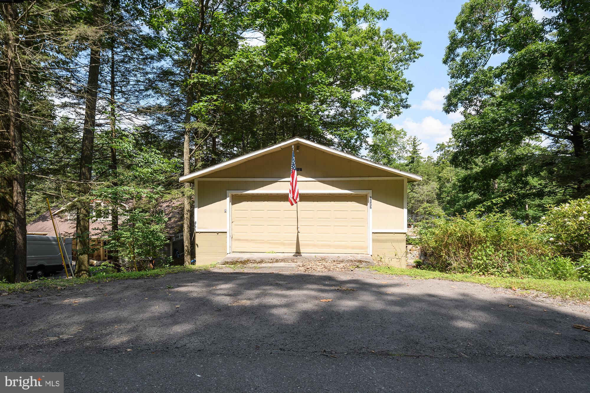 LAKE SHORE DRIVE - Residential
