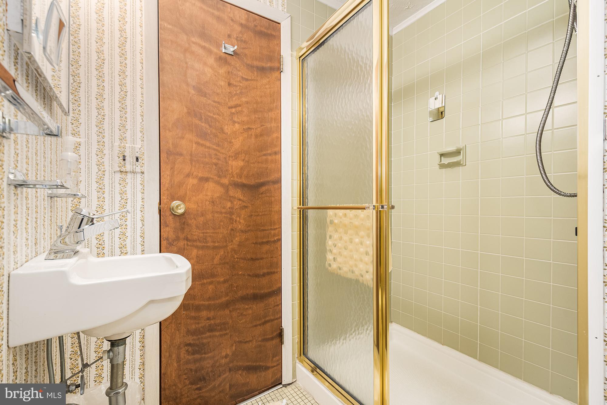 LAKE SHORE DRIVE - Residential