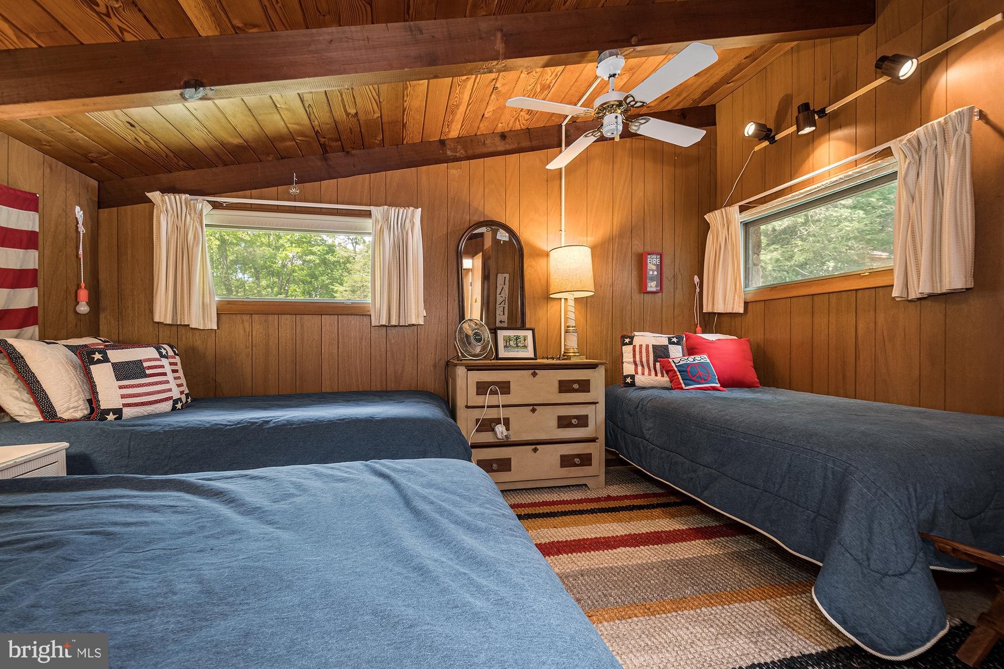 LAKE SHORE DRIVE - Residential