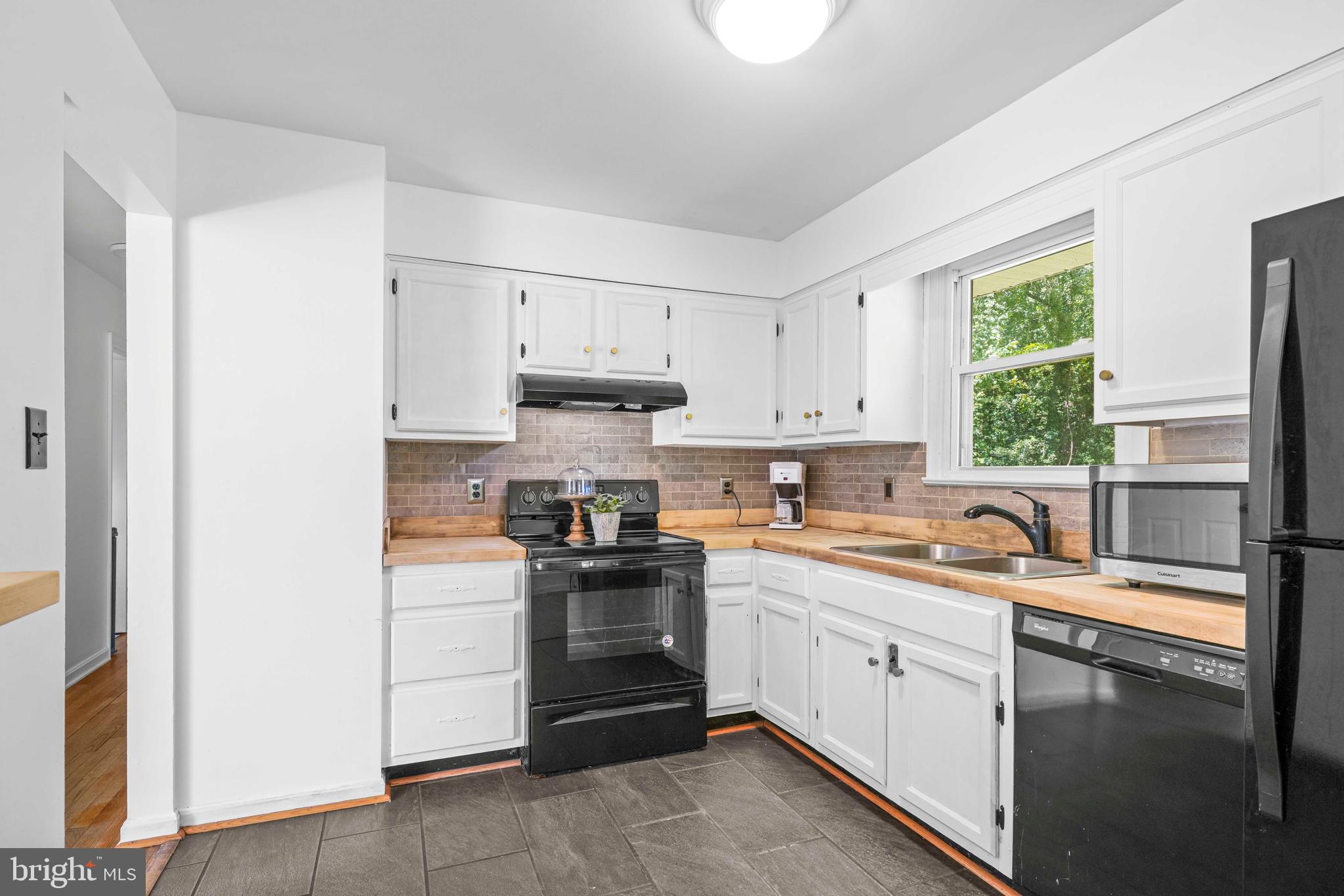 7918 WICKER LANE