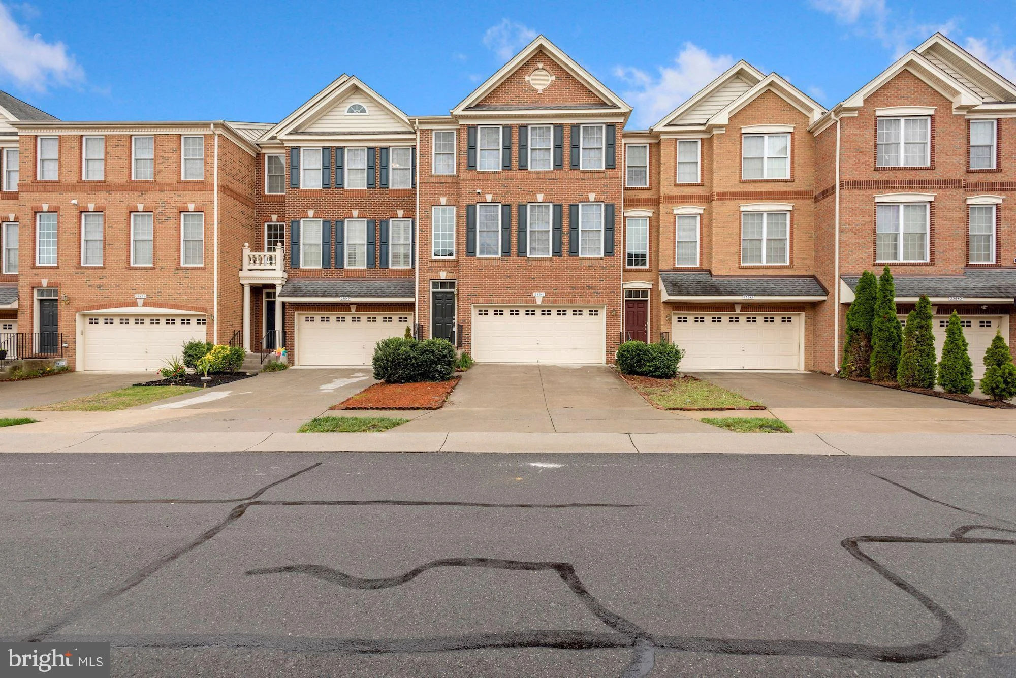 25647 America Square, Chantilly, VA 20152