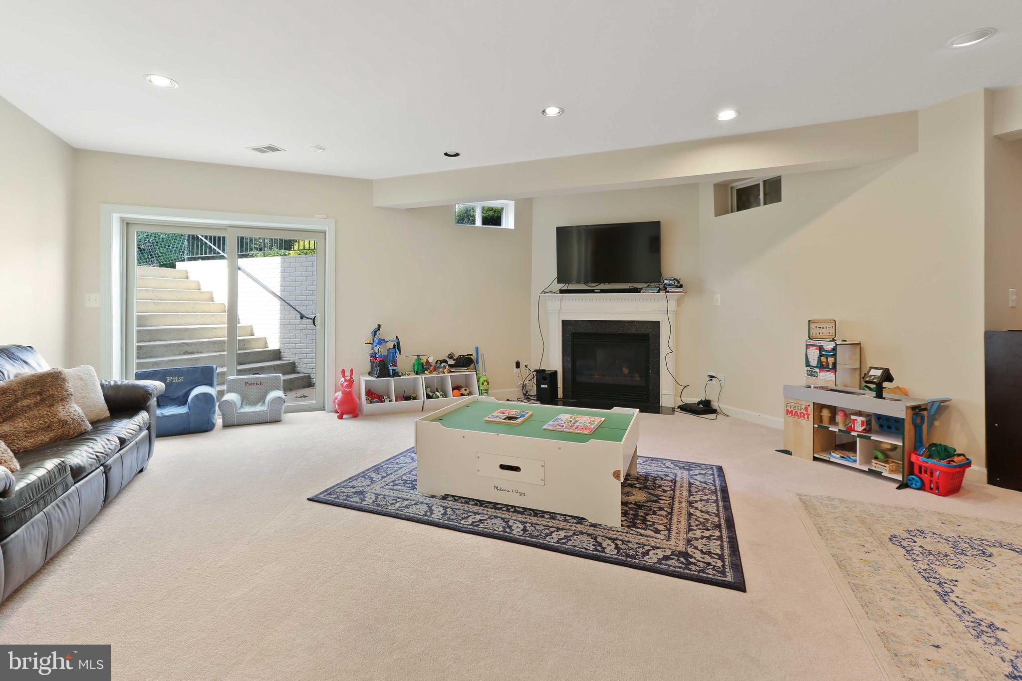 CHESTNUT WOODS - Residential