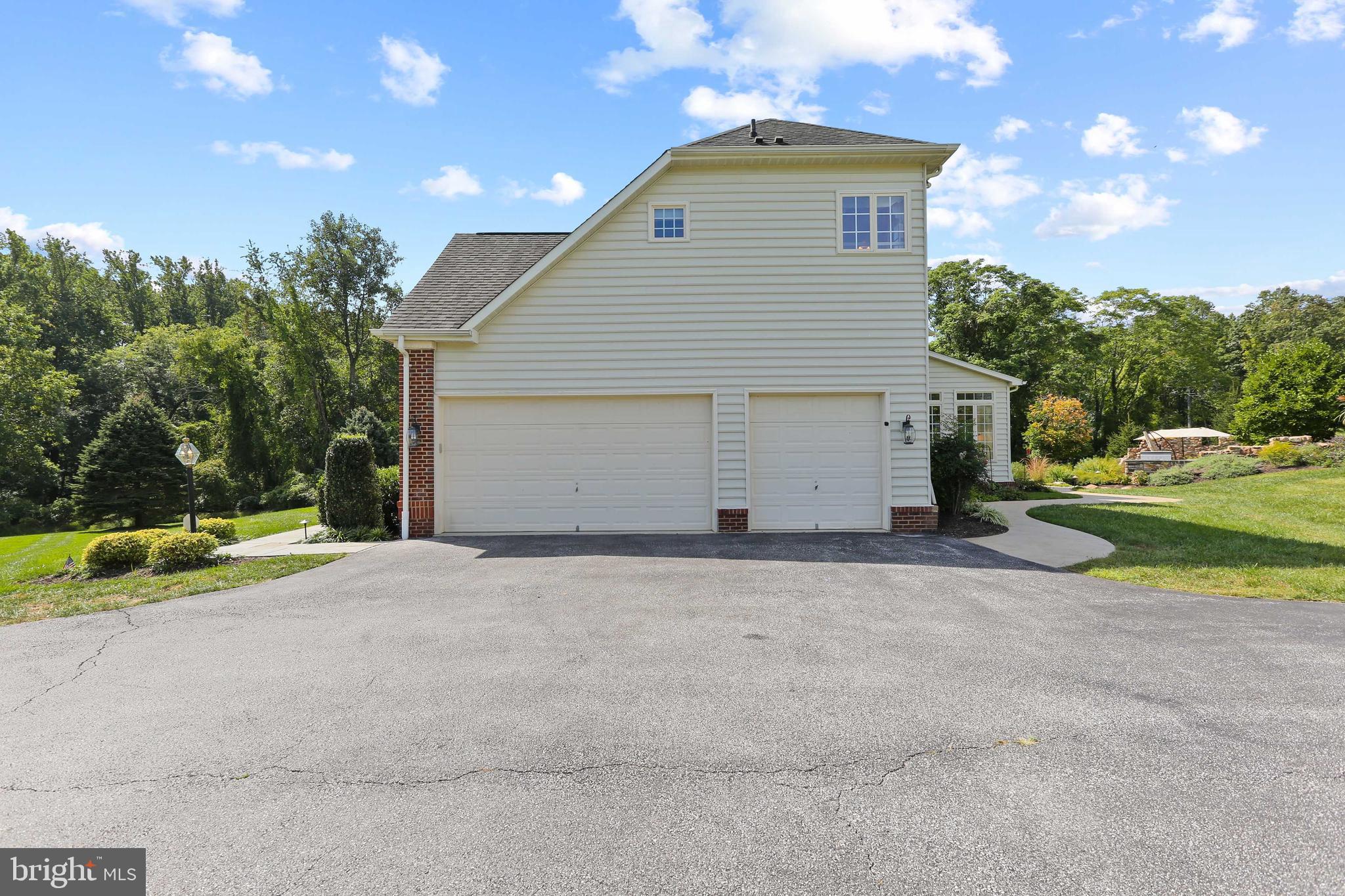 CHESTNUT WOODS - Residential