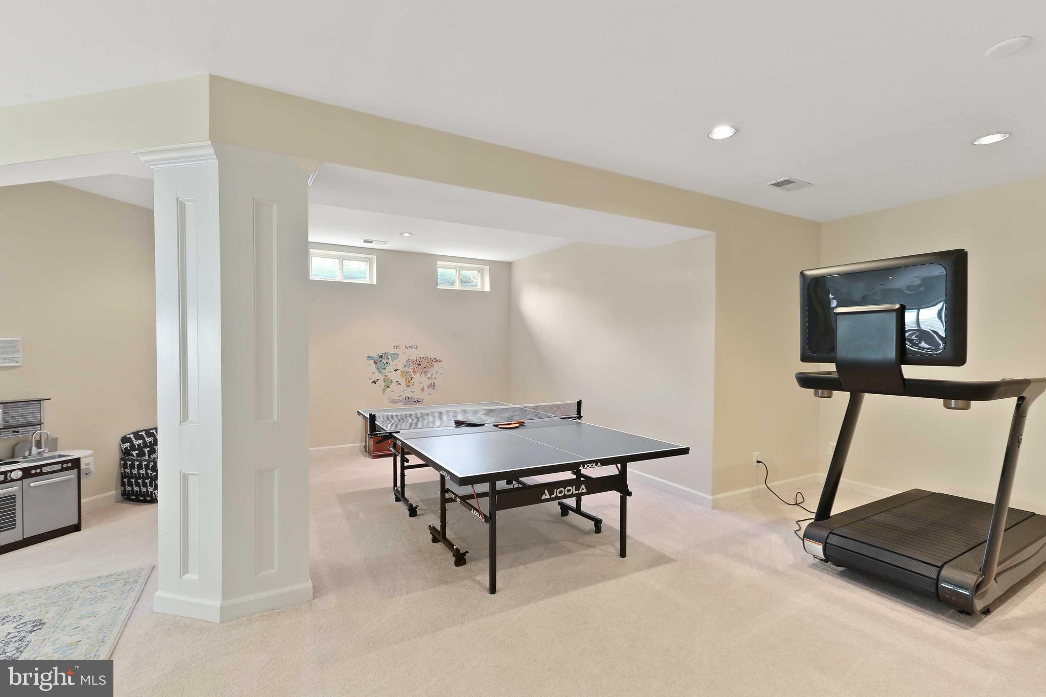 CHESTNUT WOODS - Residential