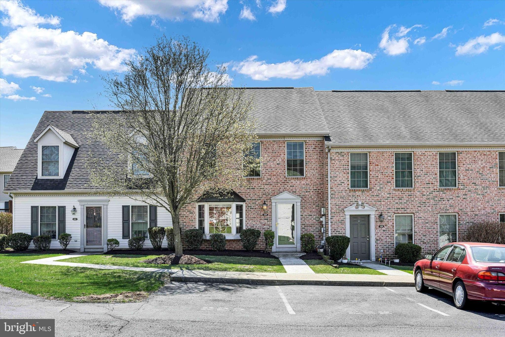 SADDLE RIDGE AT WAVERLY - Residential