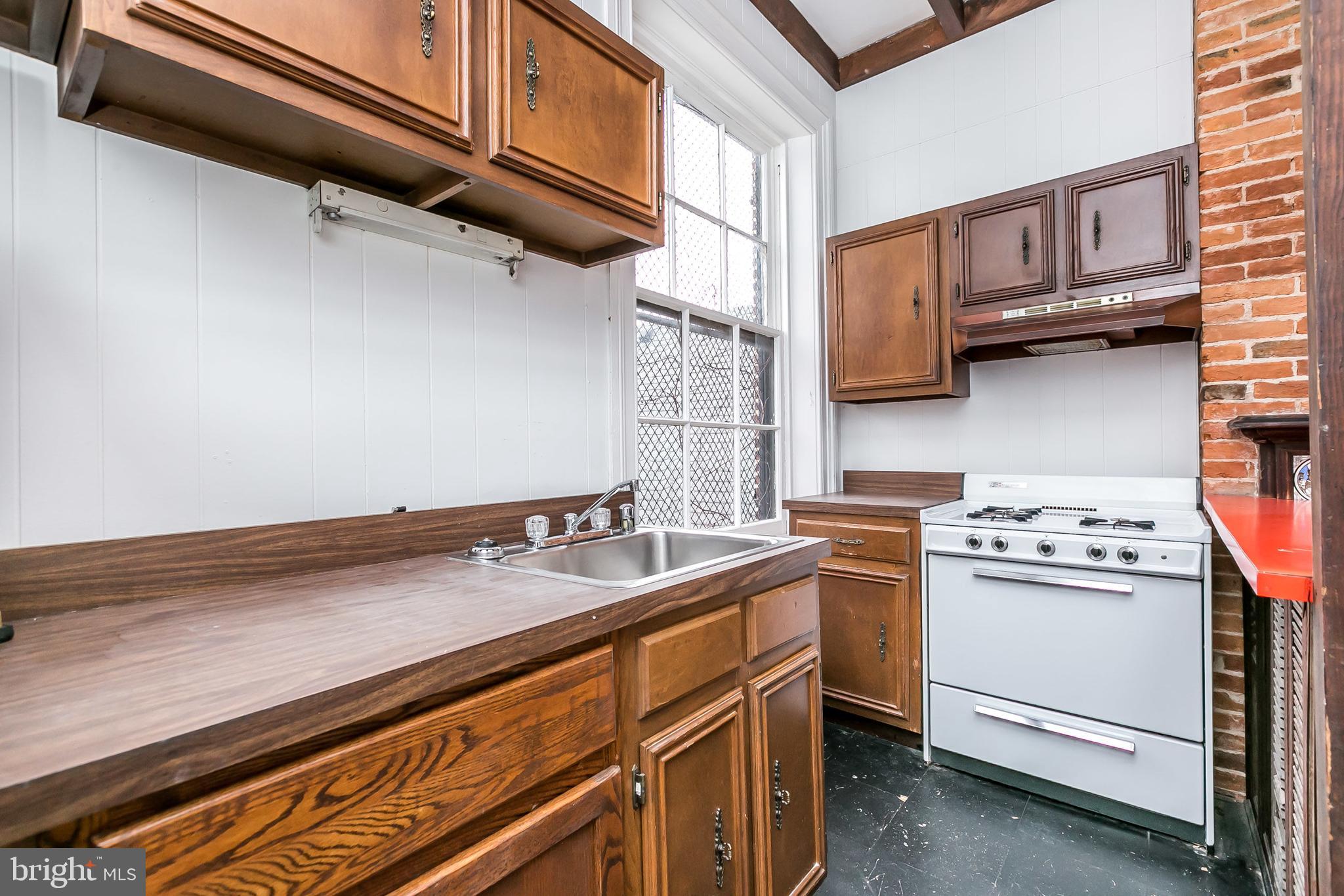 BOLTON HILL HISTORIC DISTRICT - Residential Income