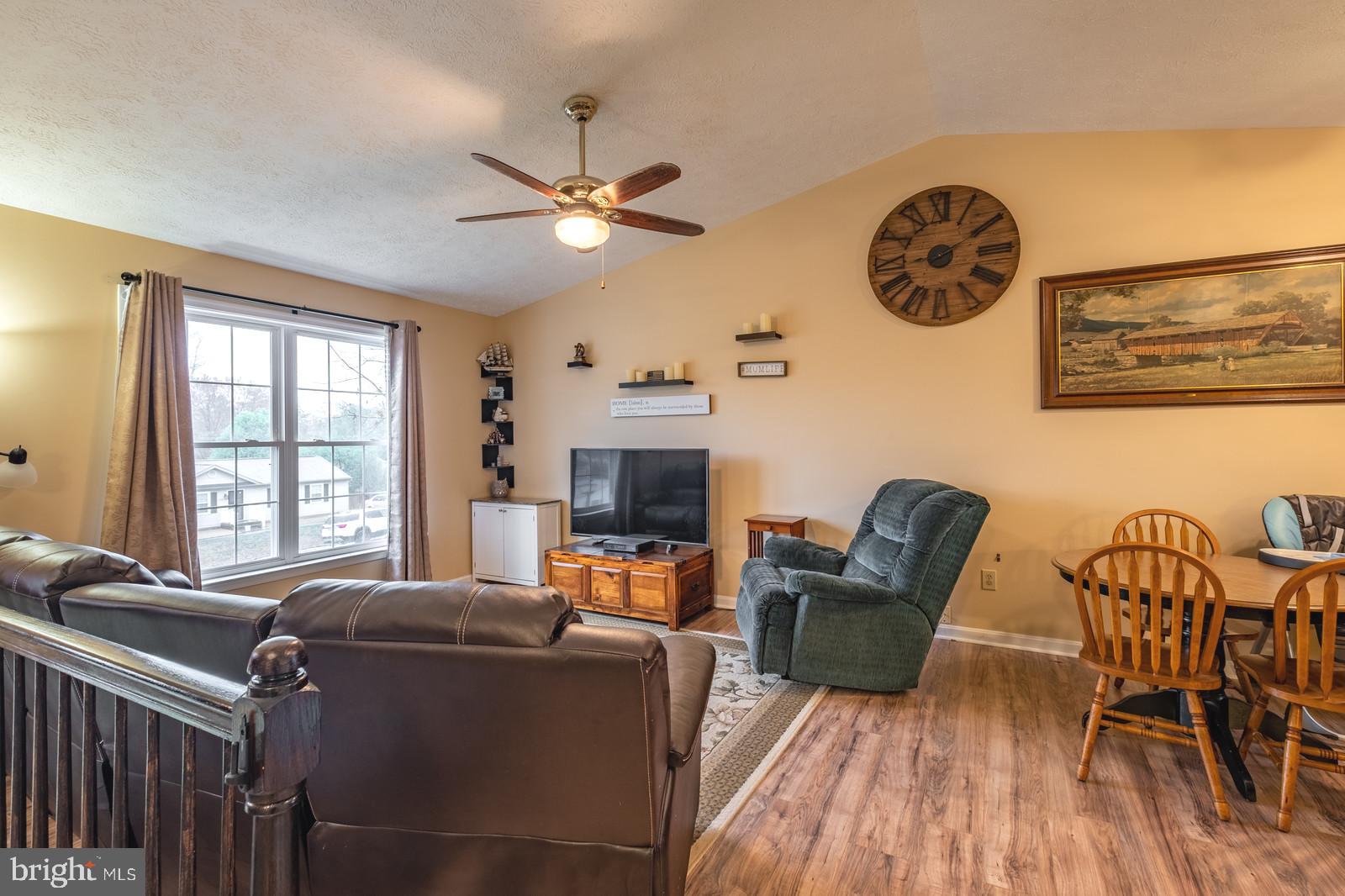 FALCON RIDGE - Residential