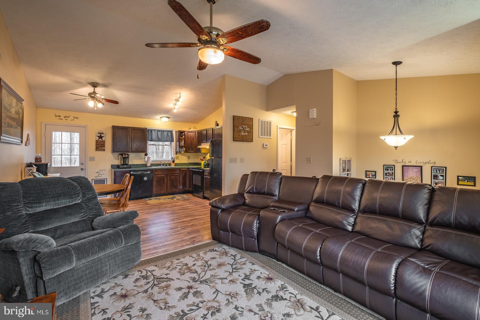 FALCON RIDGE - Residential