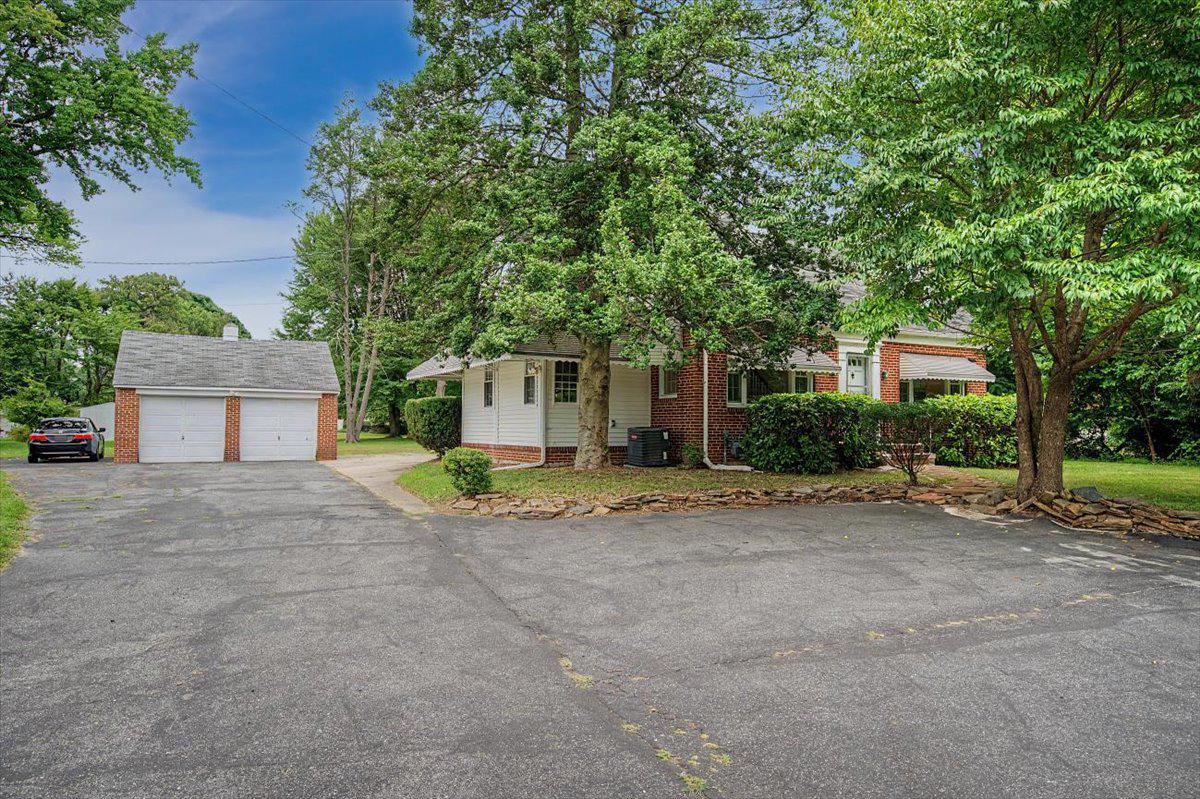 1405 NAAMANS ROAD
