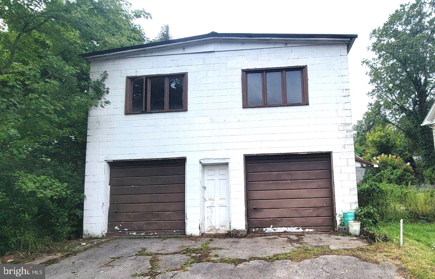 1073 NATIONAL HIGHWAY
