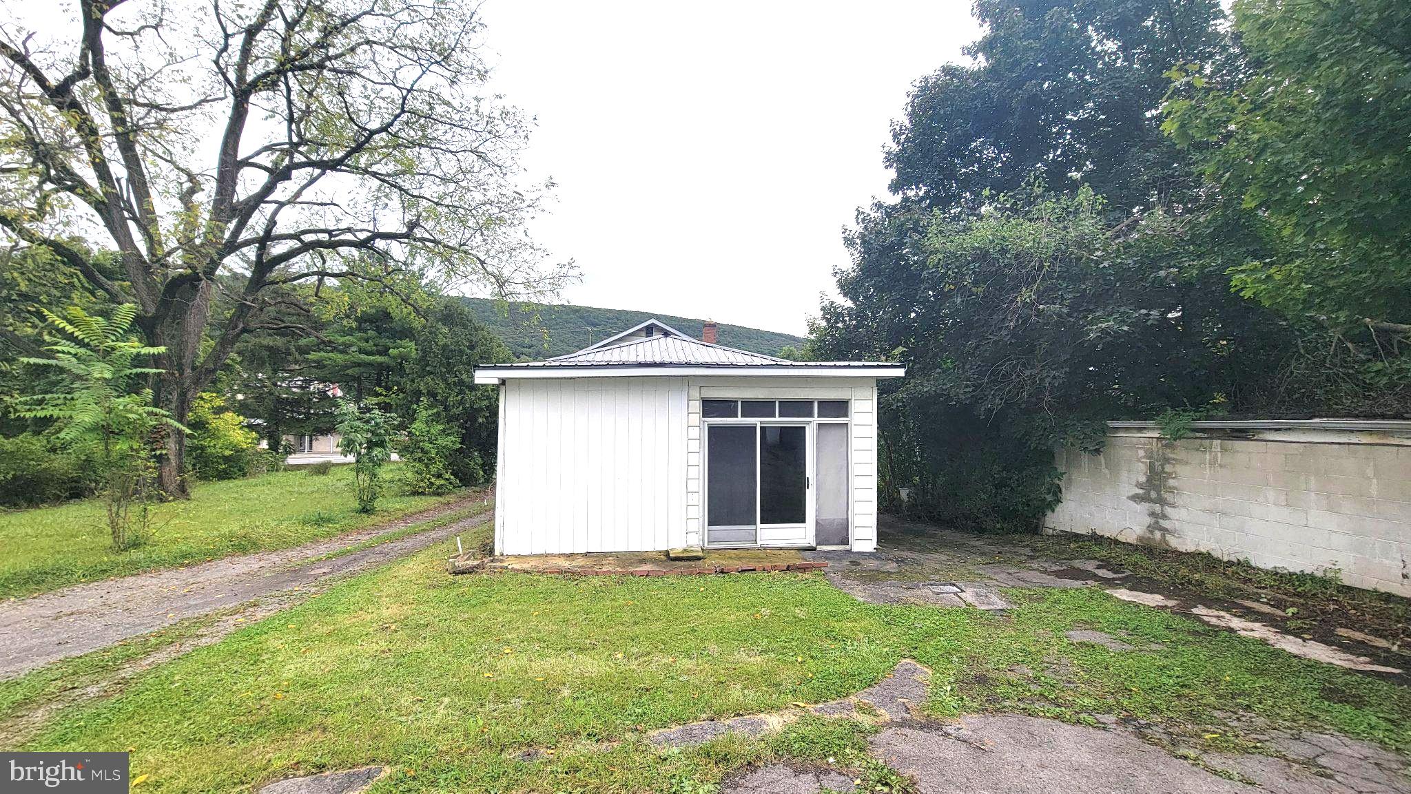 1073 NATIONAL HIGHWAY