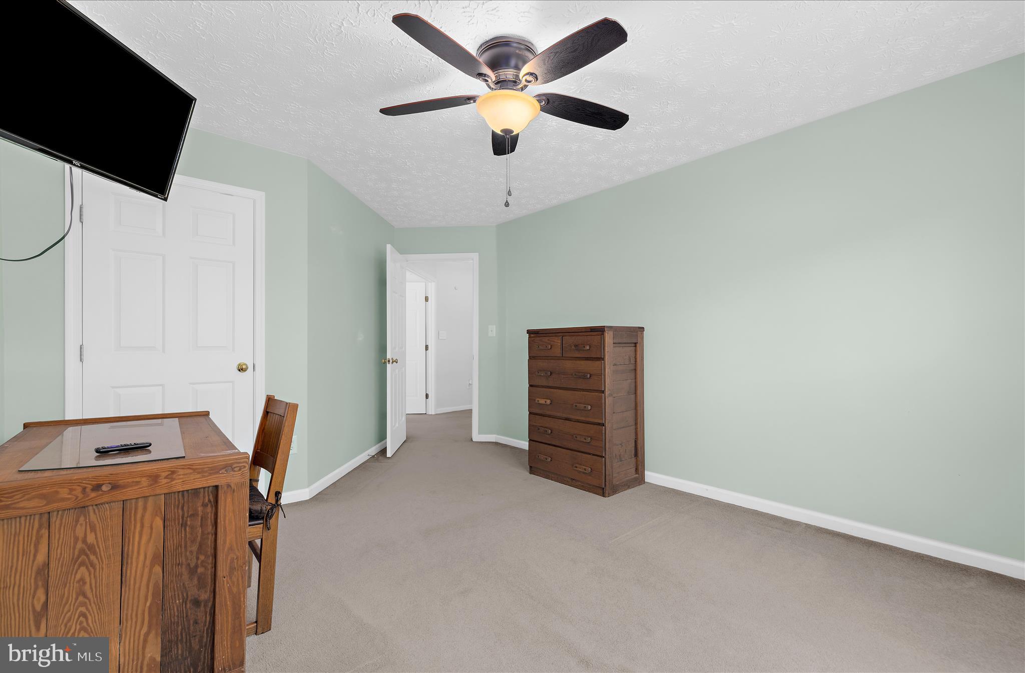 JONATHANS LANDING - Residential