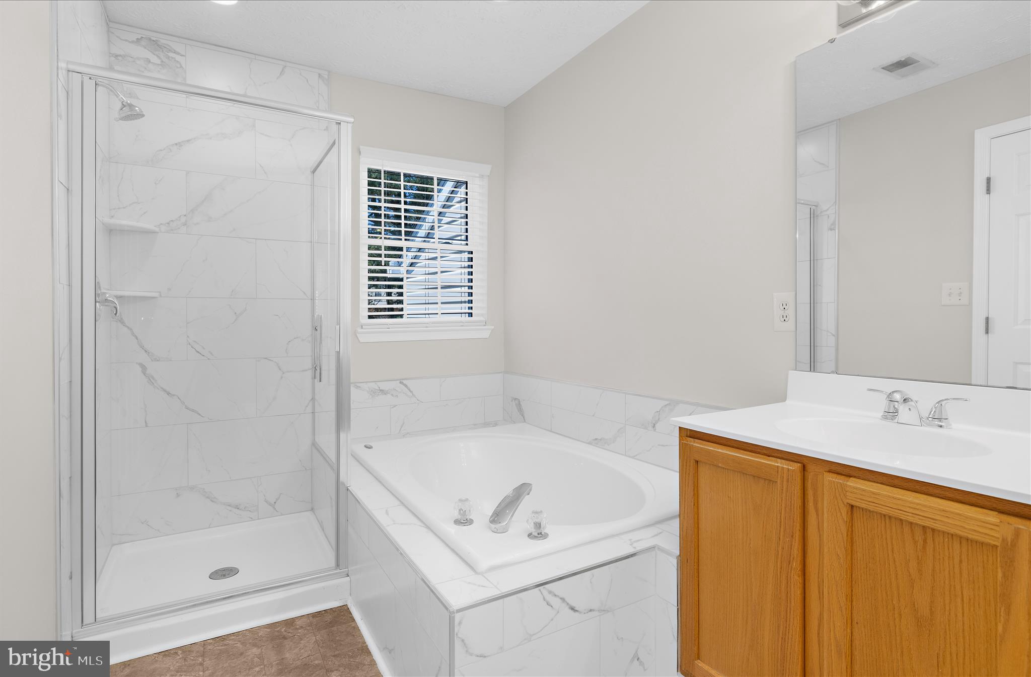 JONATHANS LANDING - Residential