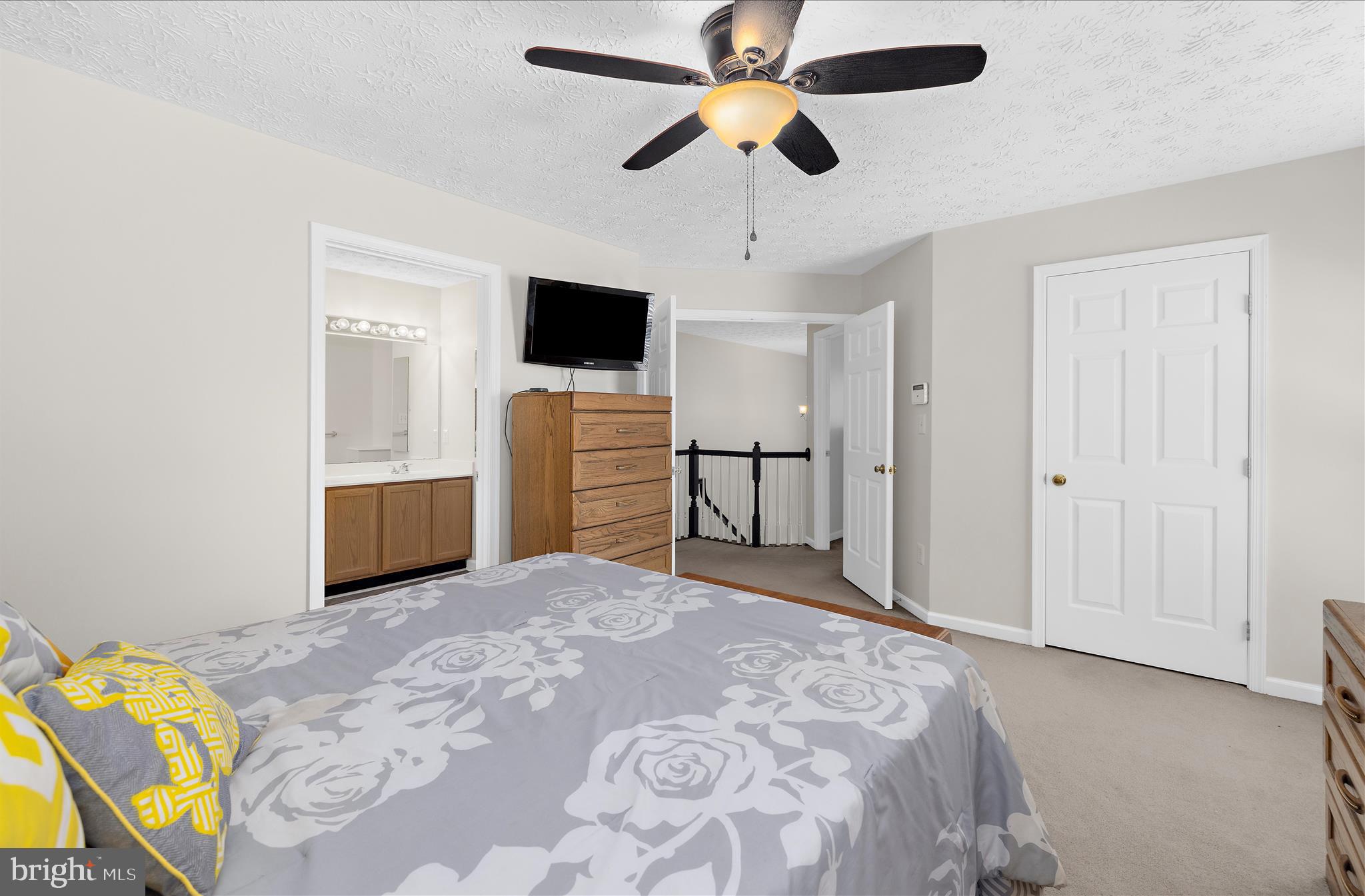 JONATHANS LANDING - Residential