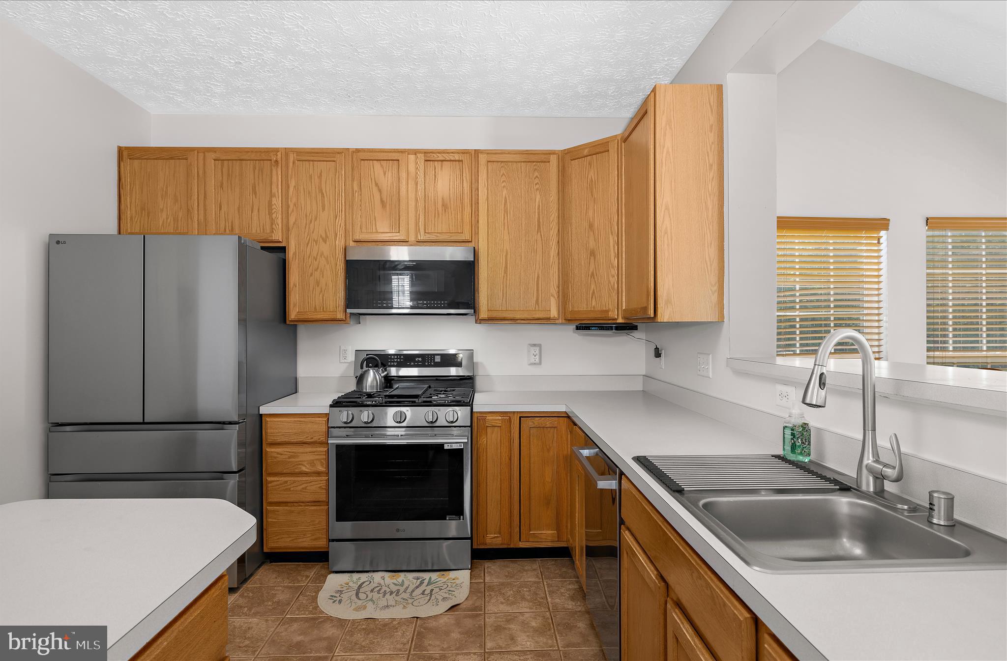 JONATHANS LANDING - Residential