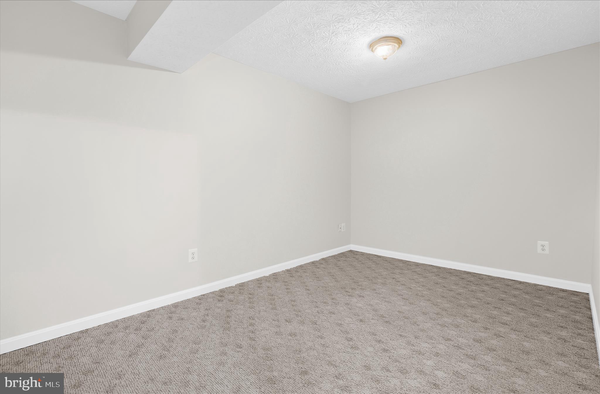 JONATHANS LANDING - Residential