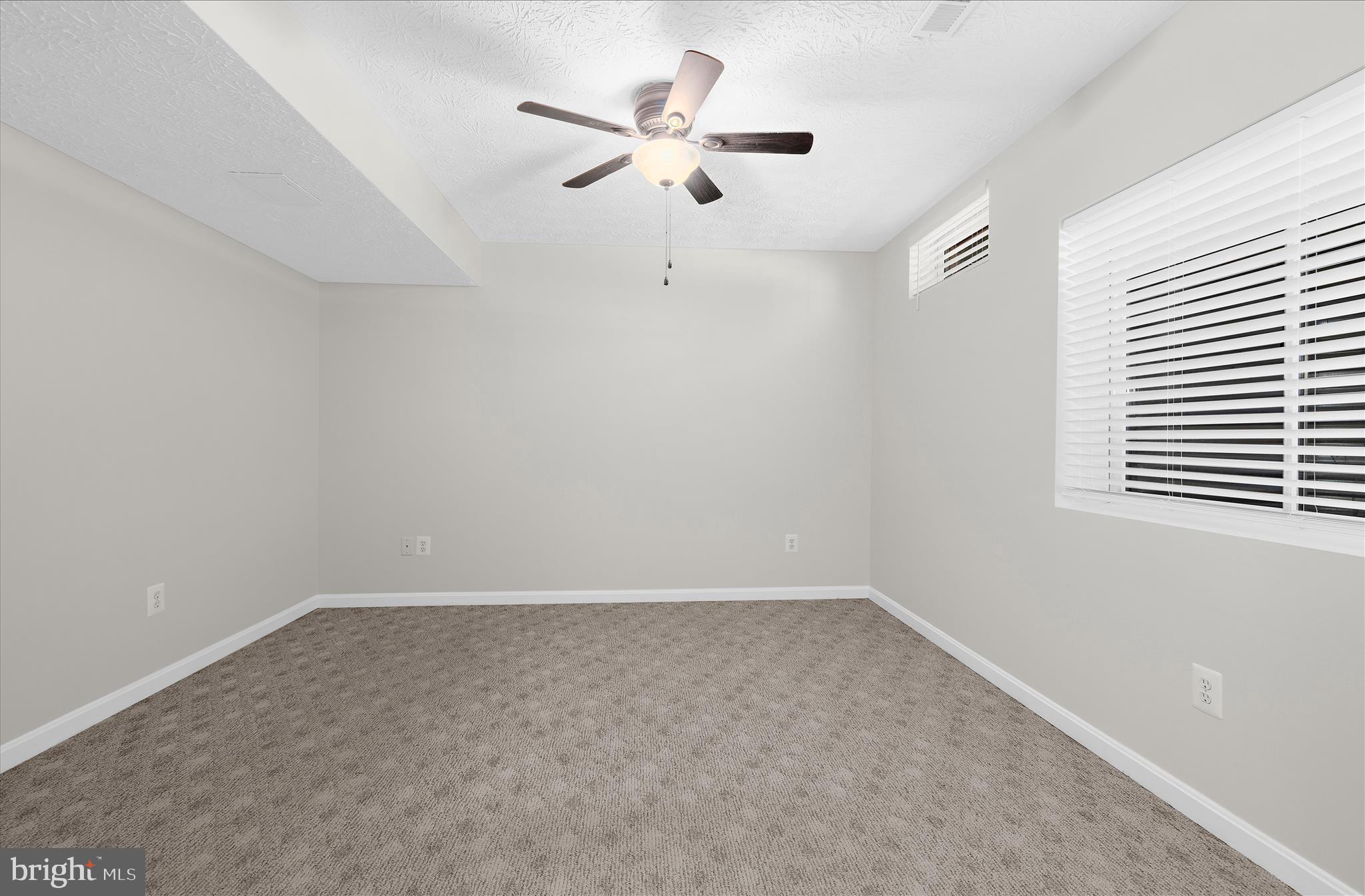 JONATHANS LANDING - Residential