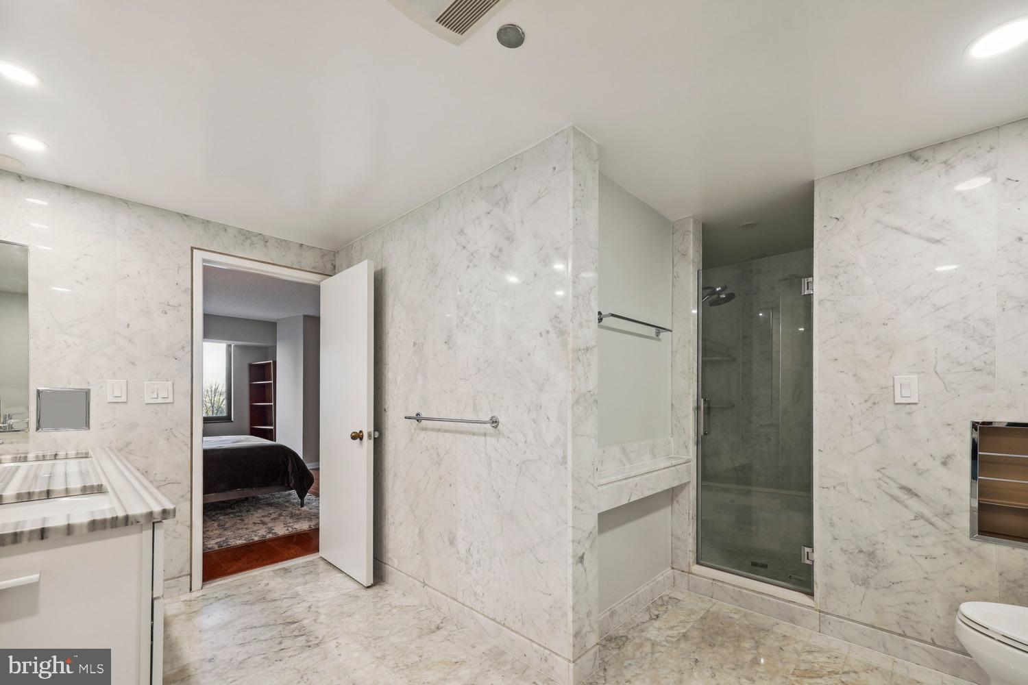 CRYSTAL GATEWAY - Residential