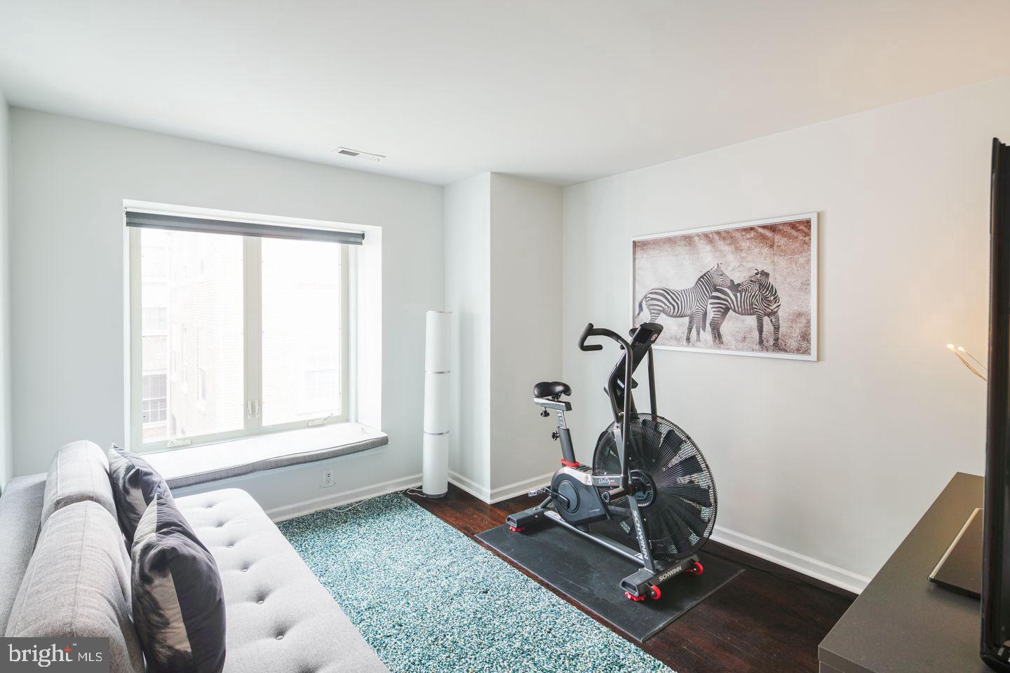 WASHINGTON SQ - Residential