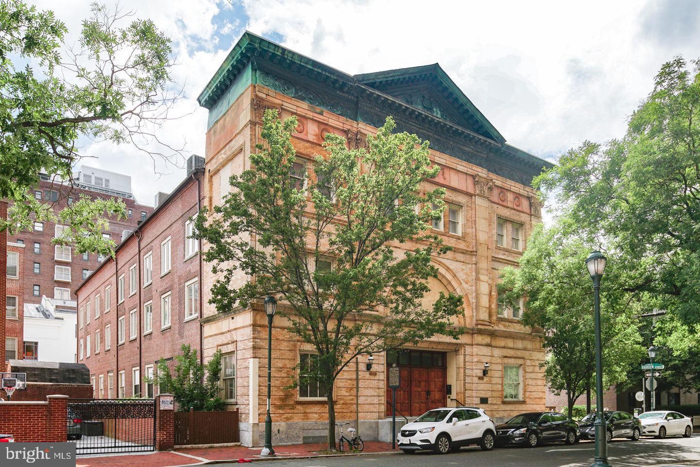 WASHINGTON SQ - Residential