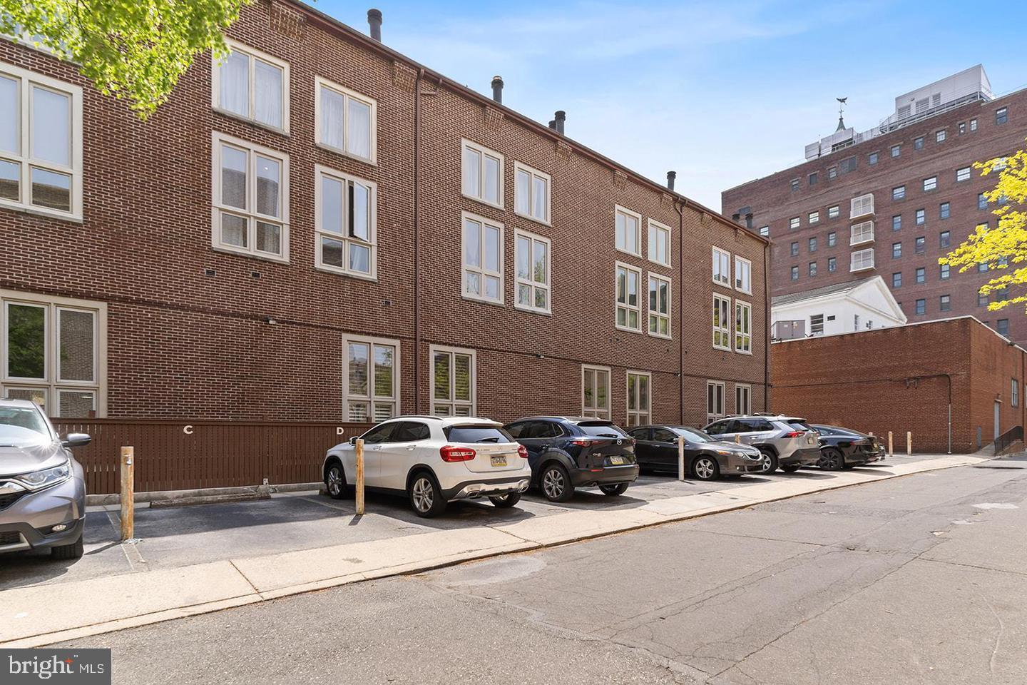 WASHINGTON SQ - Residential