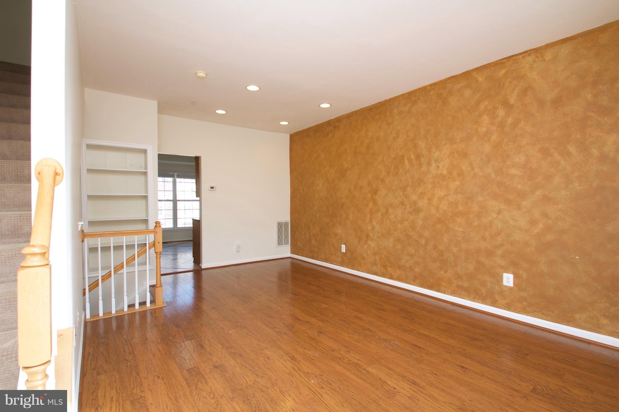 RUSSETT - Residential Lease