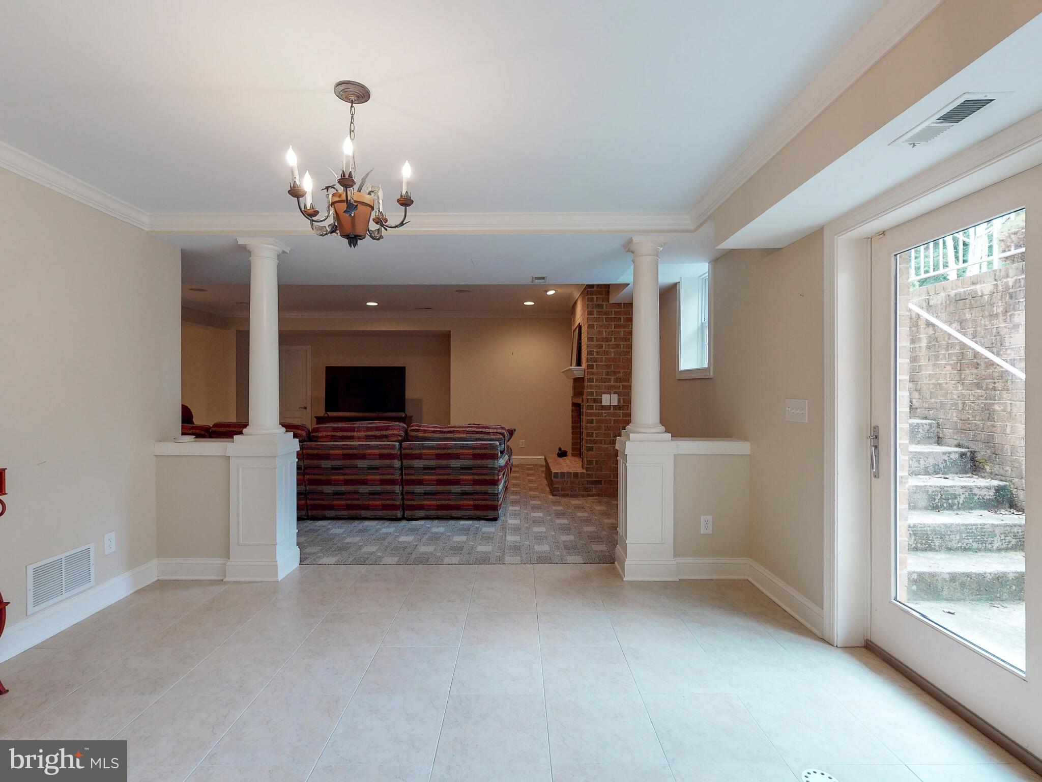 STONEWALL - Residential