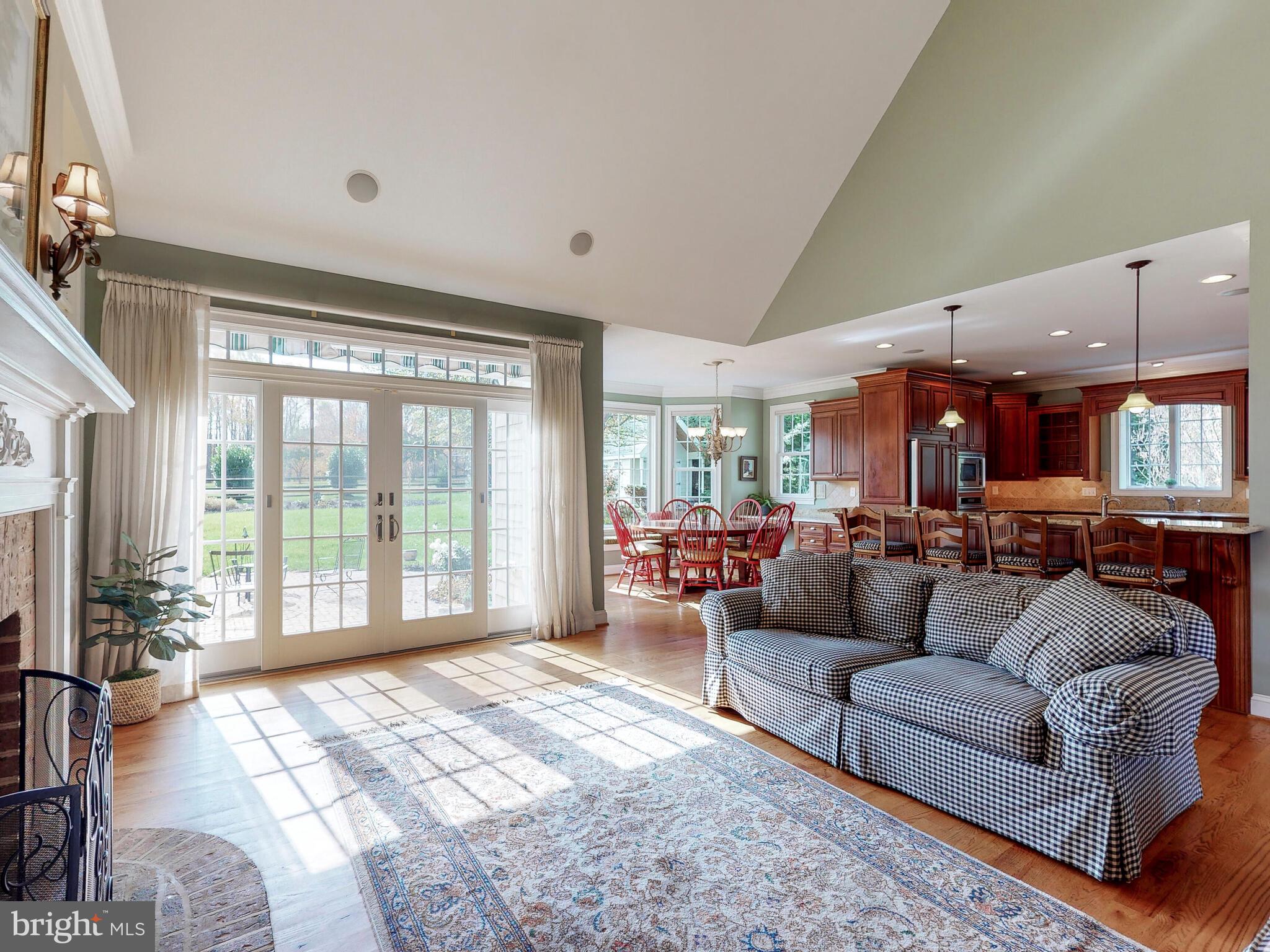 STONEWALL - Residential