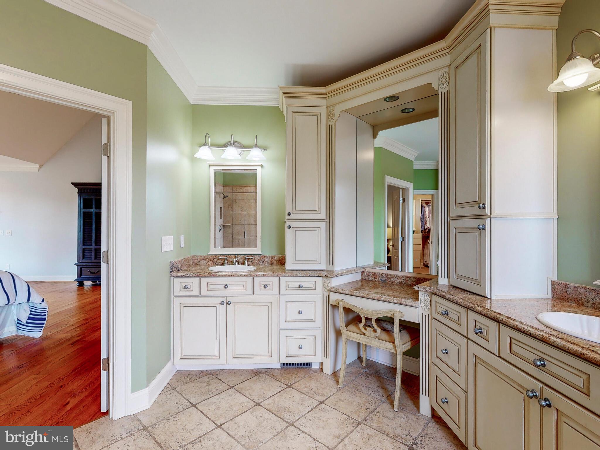 STONEWALL - Residential