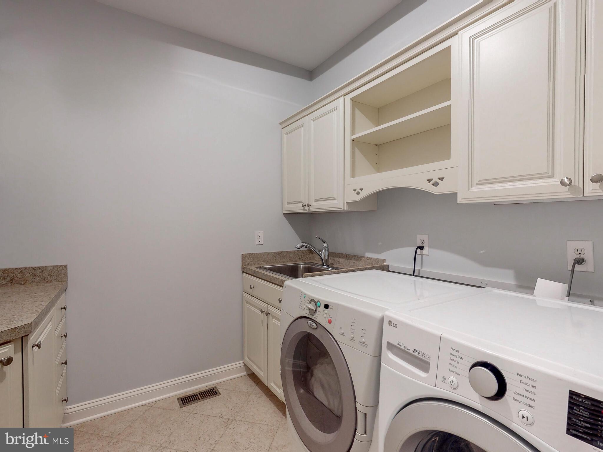 STONEWALL - Residential