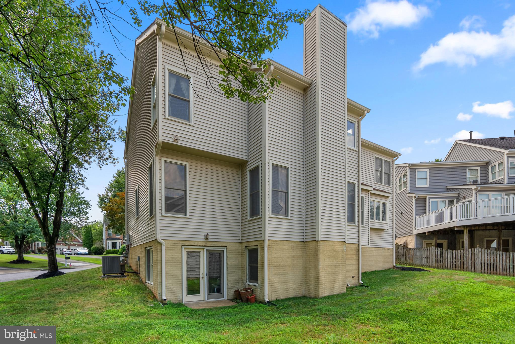 WASHINGTONIAN WOODS - Residential