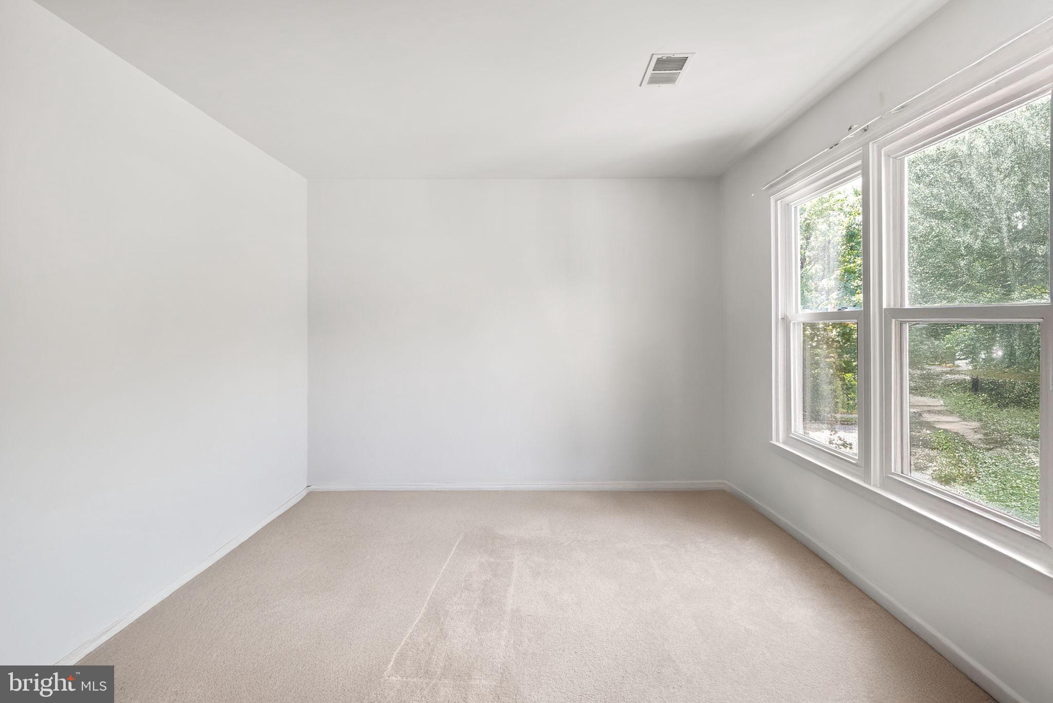 WASHINGTONIAN WOODS - Residential