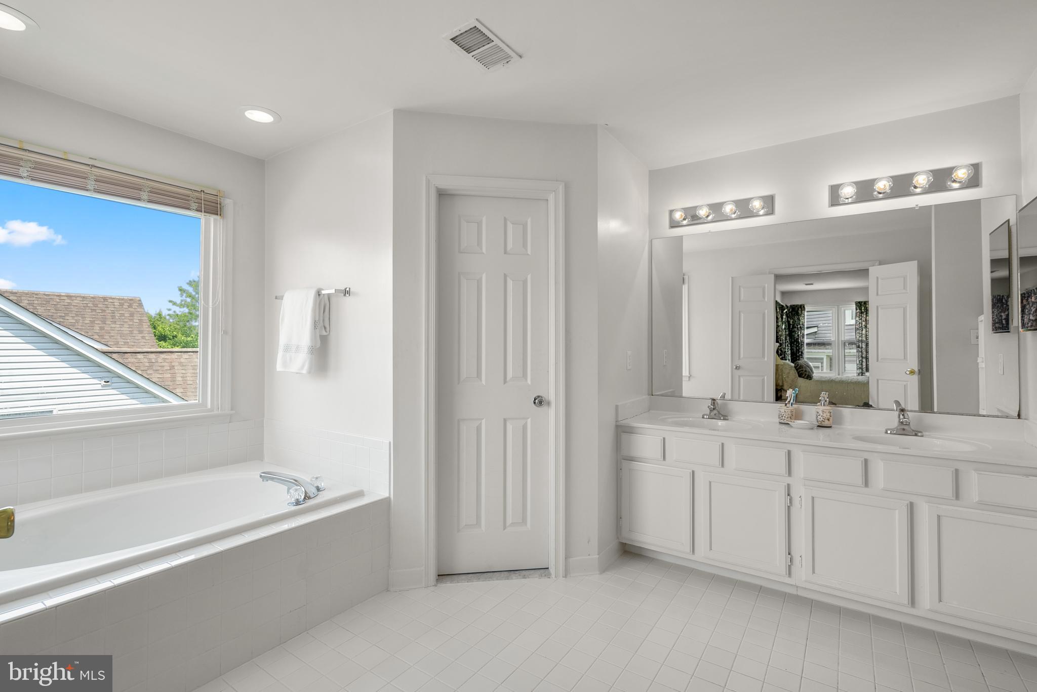 WASHINGTONIAN WOODS - Residential