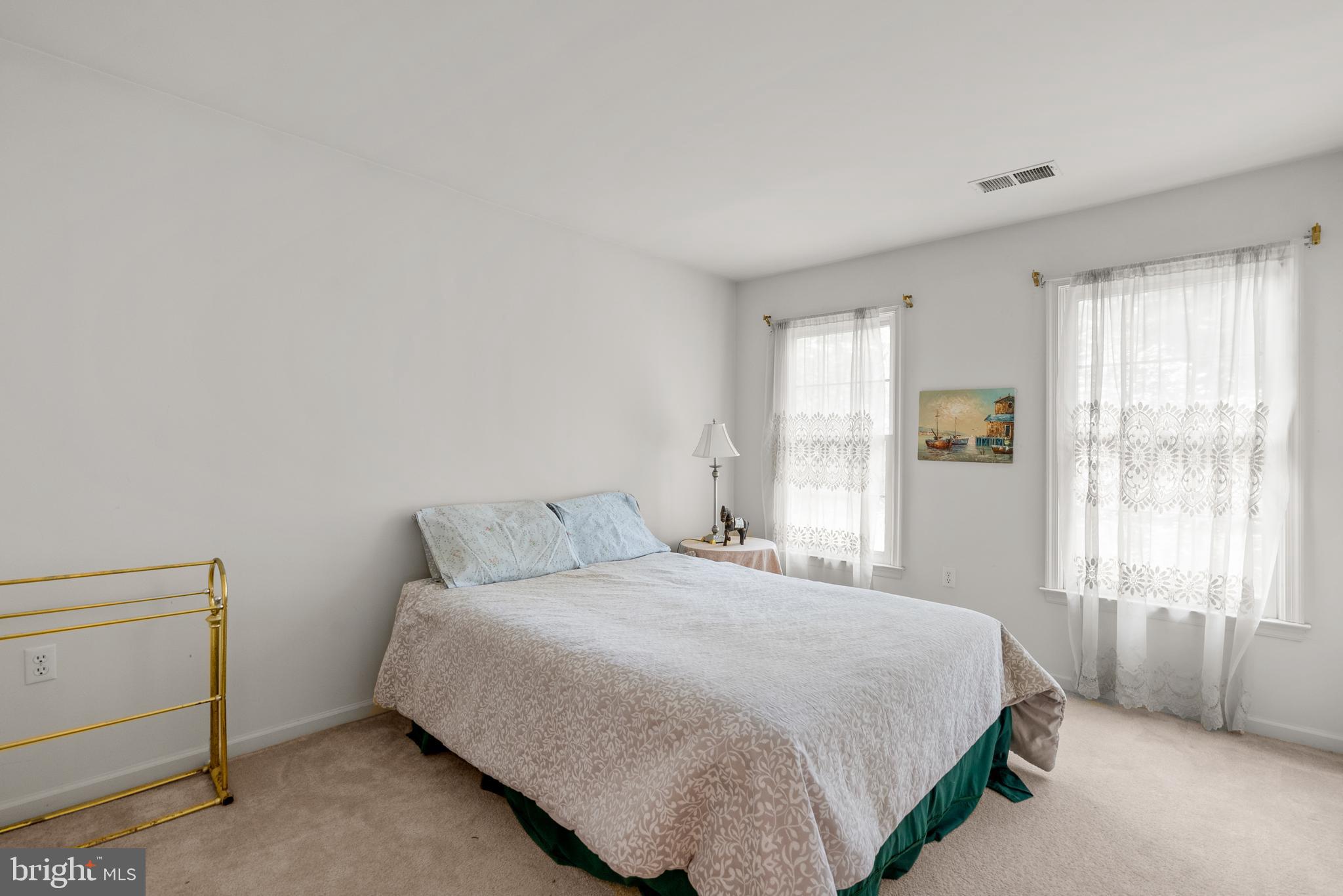 WASHINGTONIAN WOODS - Residential