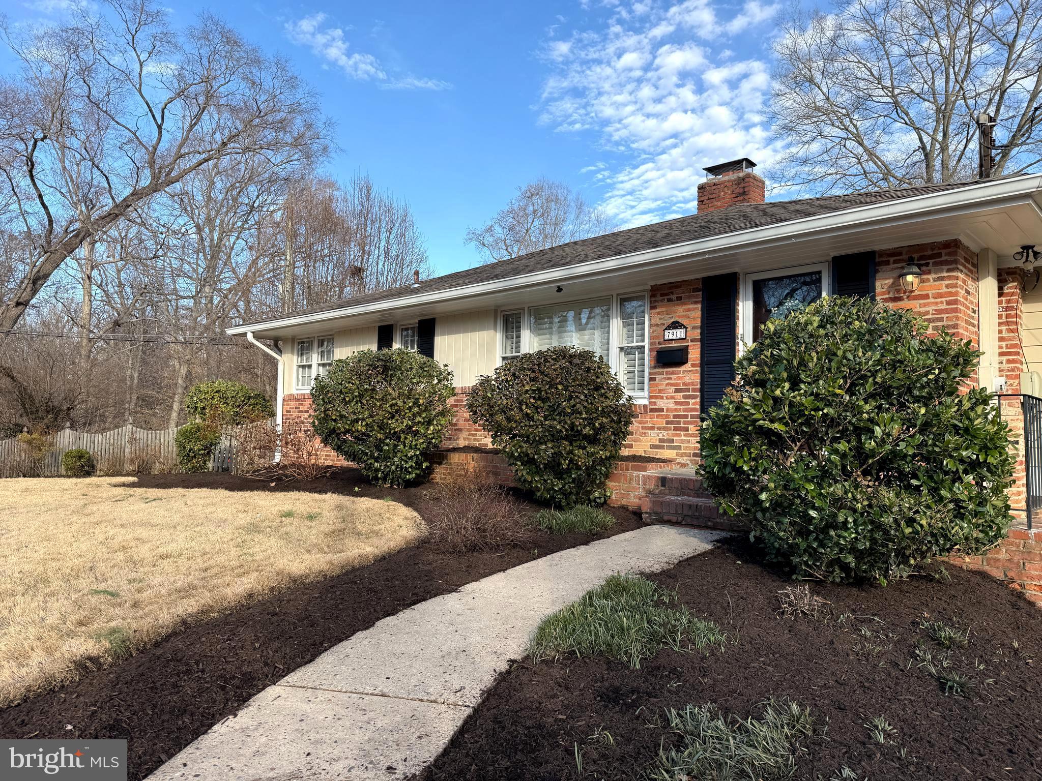 7911 BAINBRIDGE ROAD