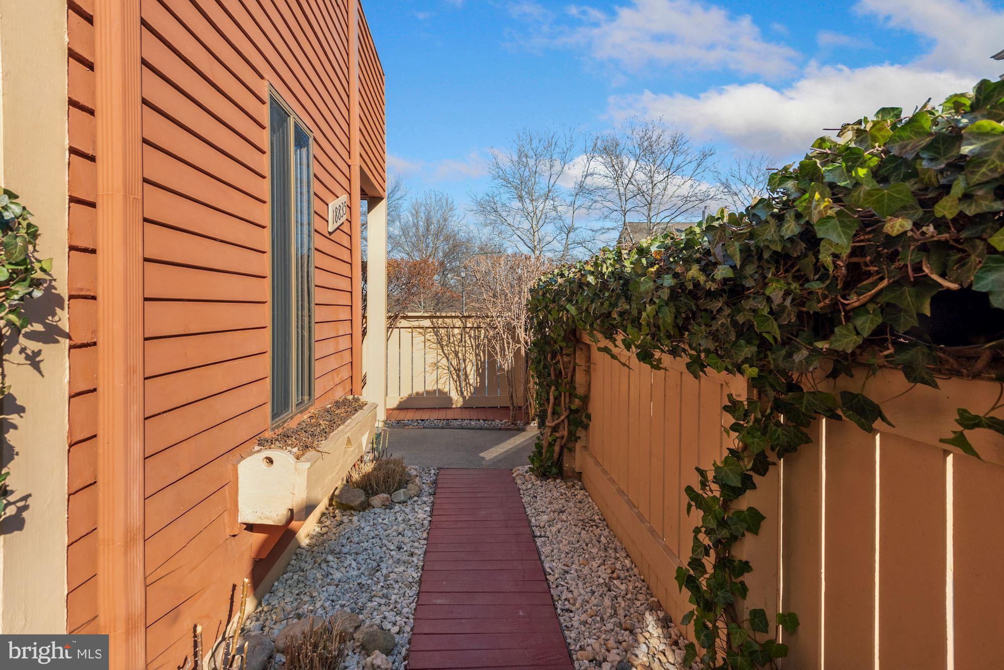 NATHANS HILL - Residential