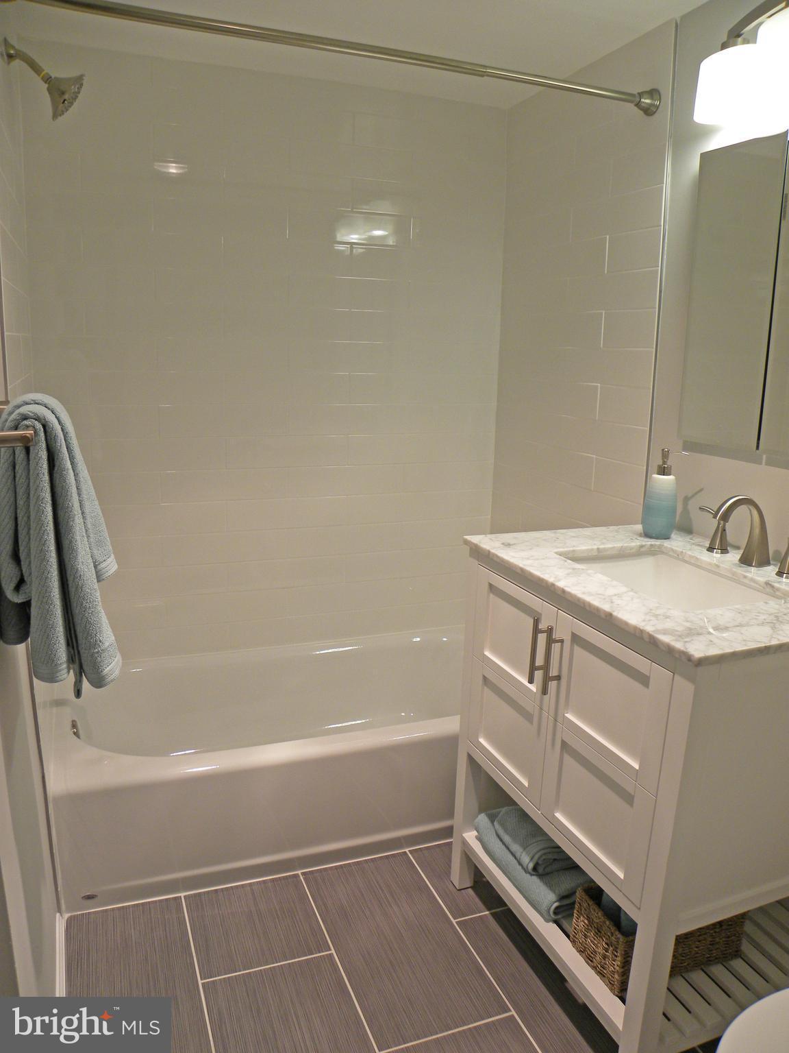 MARINA TOWERS - Residential