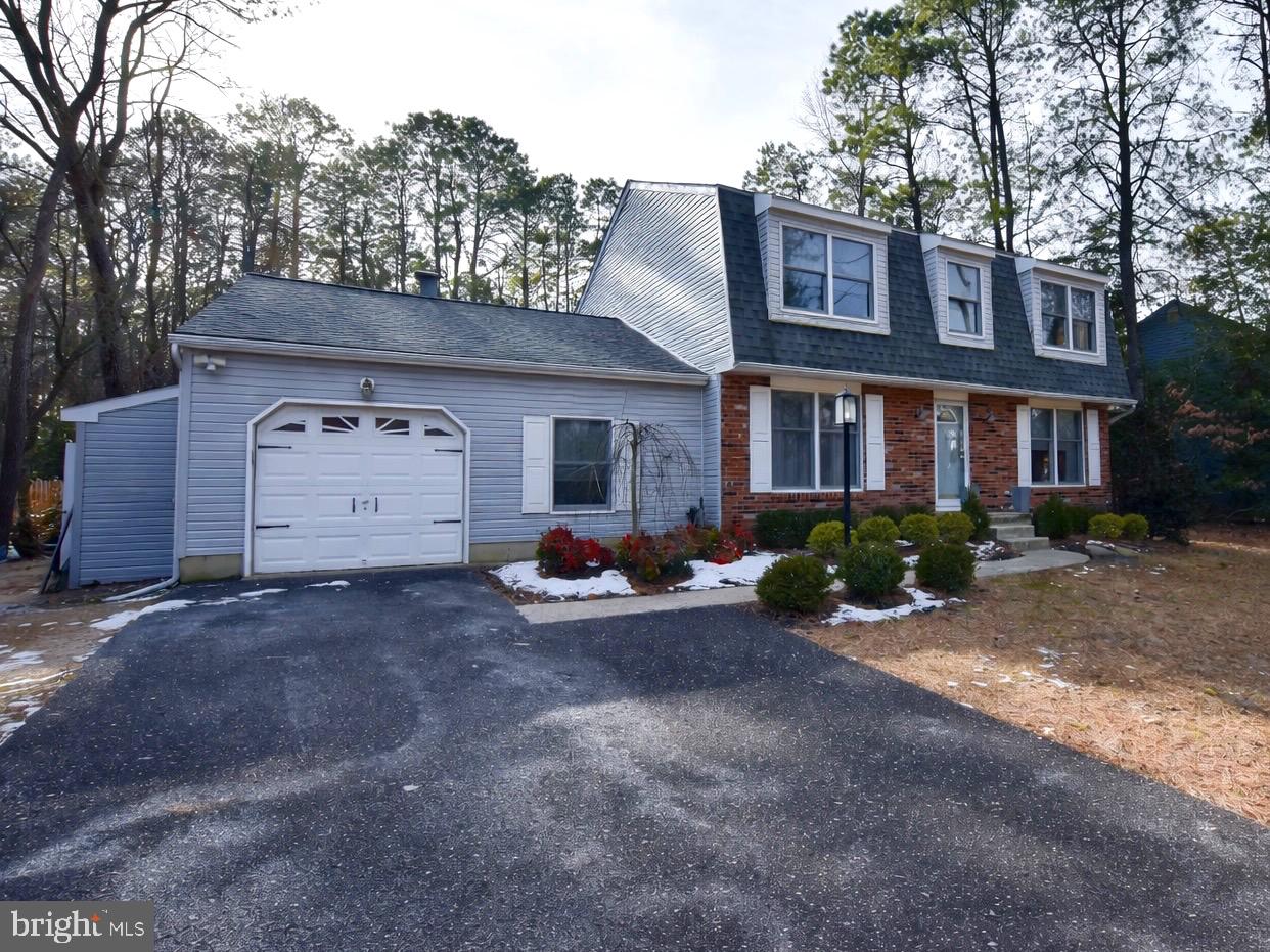 27 LITTLE JOHN DRIVE