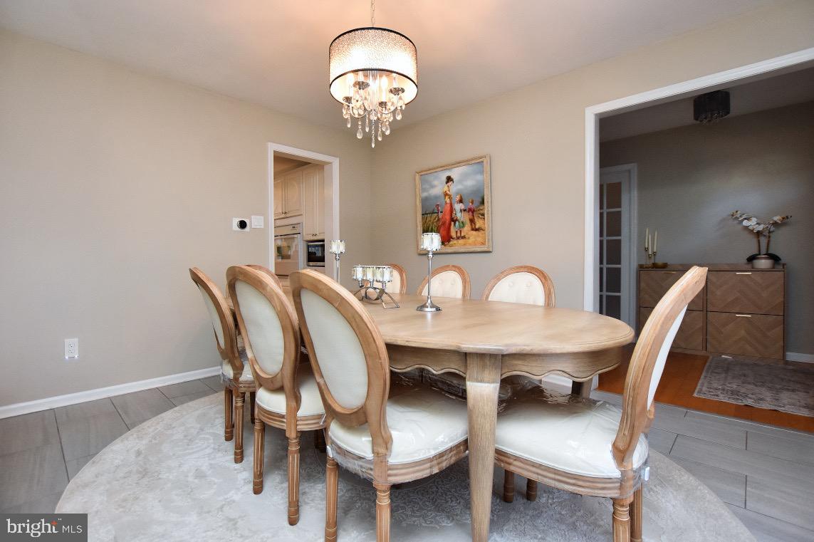 27 LITTLE JOHN DRIVE