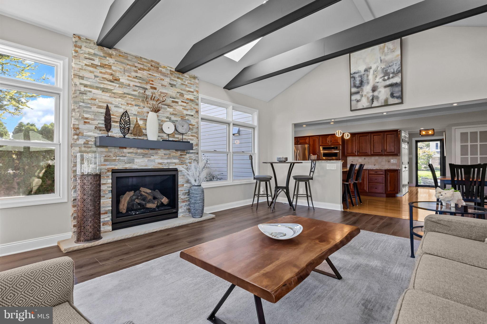 OXFORD GLEN - Residential